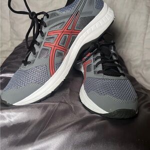Asics Men Size 9 Gray and Red Athletic Shoes